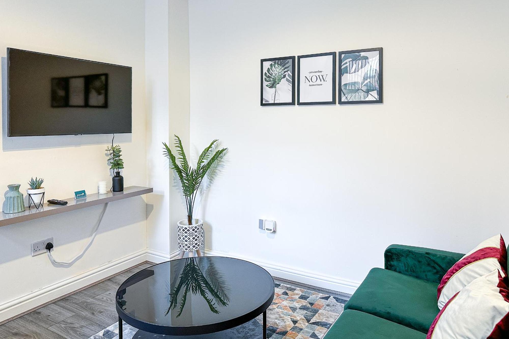Ashfield Co-Living - Private Room Self-Cater Манчестър Екстериор снимка
