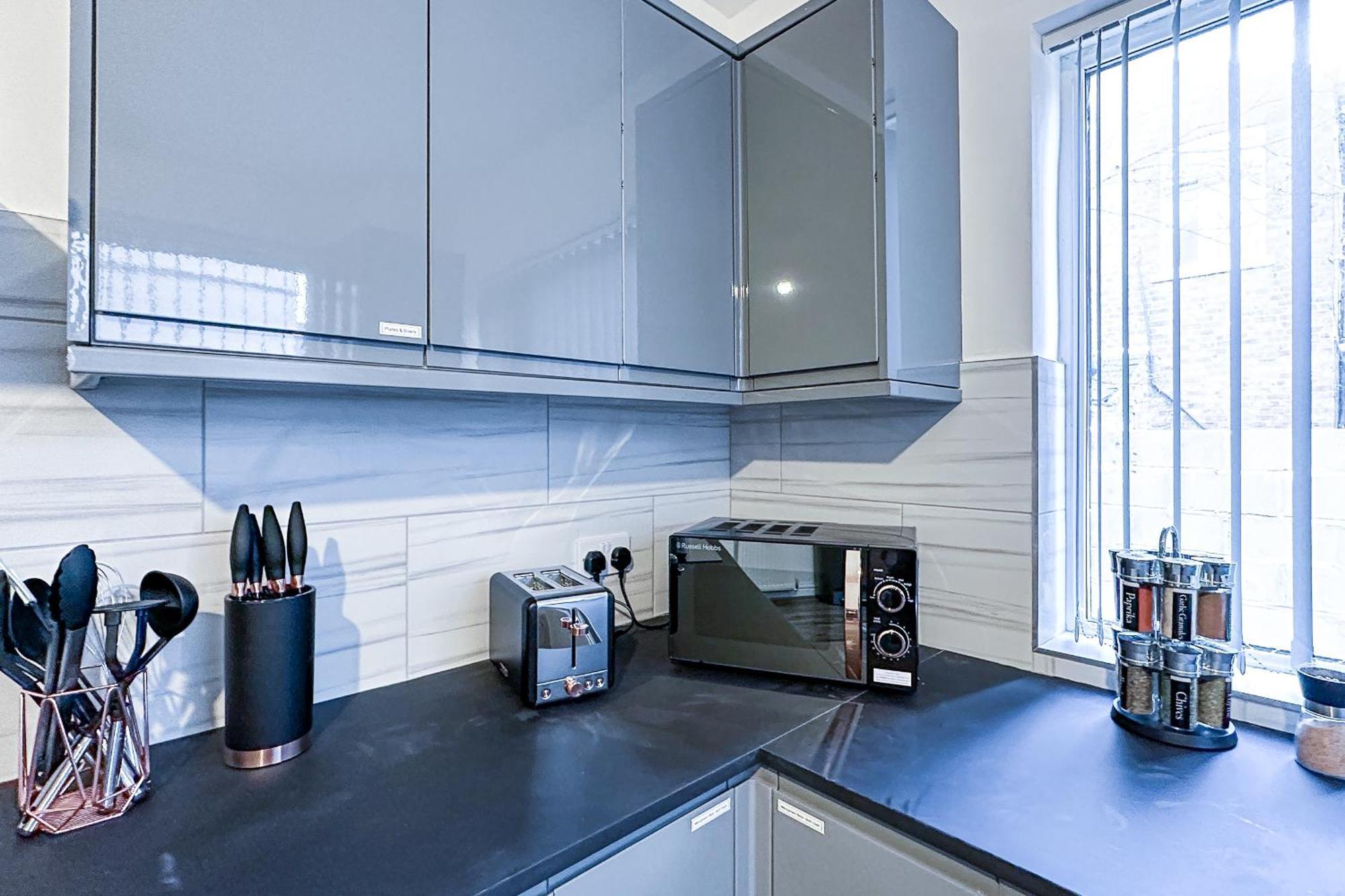 Ashfield Co-Living - Private Room Self-Cater Манчестър Екстериор снимка